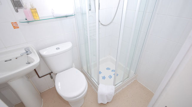 Hotel Bathroom - Isle of Wight - Educational School Trips